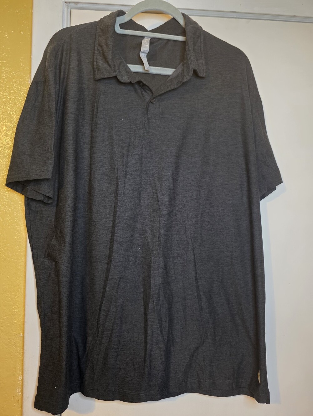 Vuori Men's Polo Short Sz XL Grey